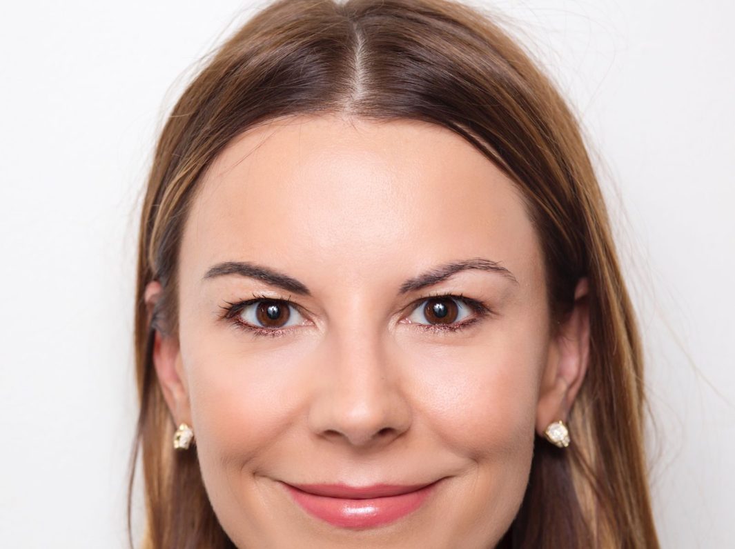 L'Oreal Paris Brow Artist Xpert: So Easy, A Kid Can Do It - JULIET ANGUS